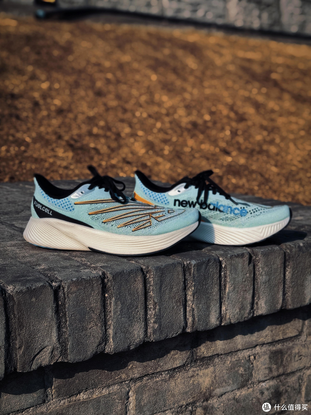 NB家的上上一代碳板竞速鞋-New Balance Fuelcell Racer Elite V2