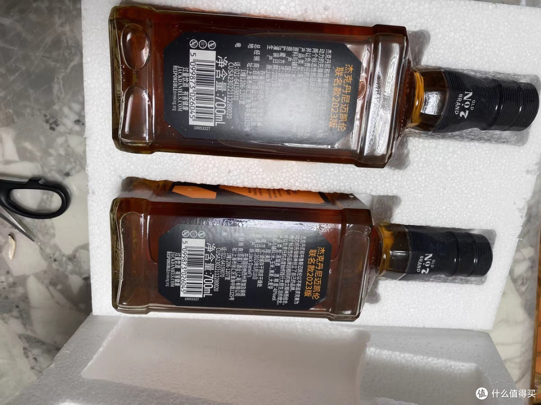 上完班的快乐就是最爱的赛车和最爱的威士忌