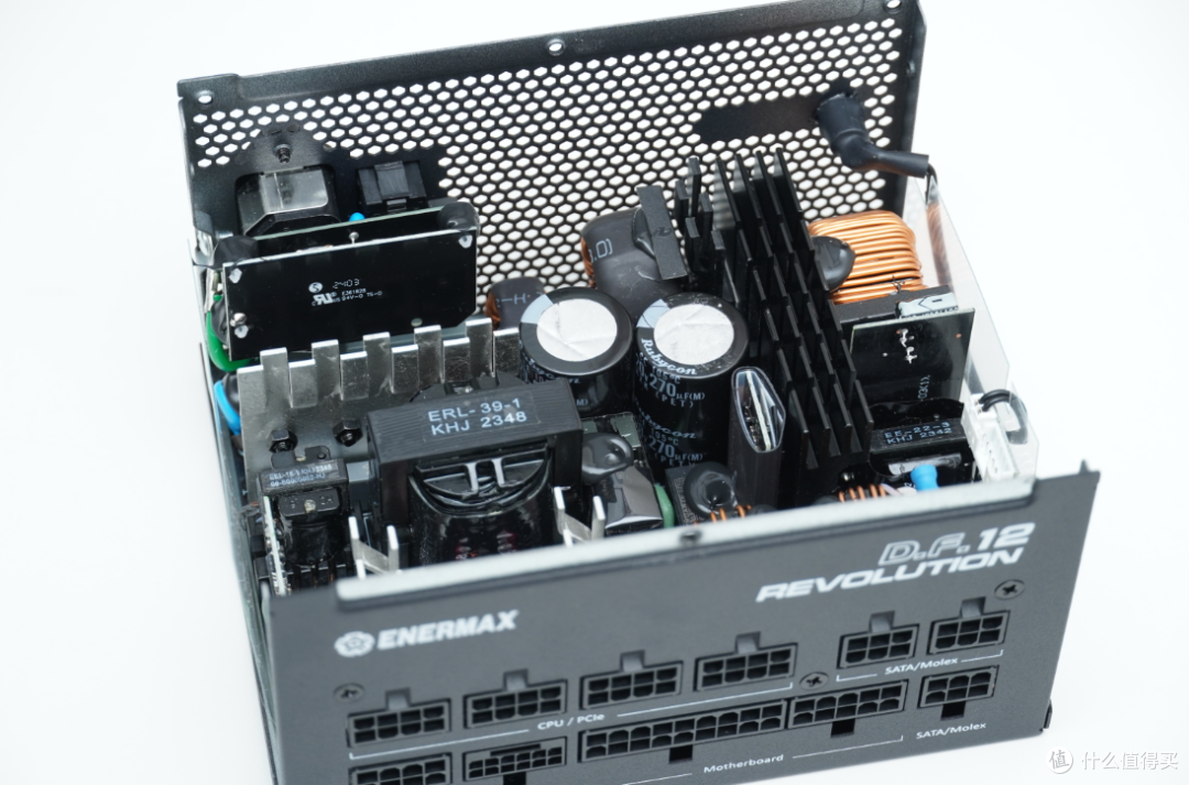 拥抱ATX 3.1 标准 超小巧的安耐美D.F.12 电源却能提供大能量!