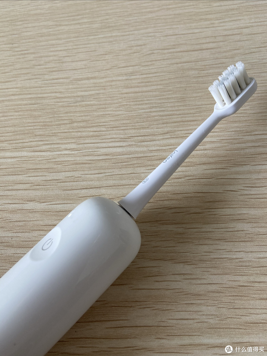 徕芬电动牙刷和苹果学坏了啊…不送充电头！反人类设计充电…（开学新装备徕芬电动牙刷）