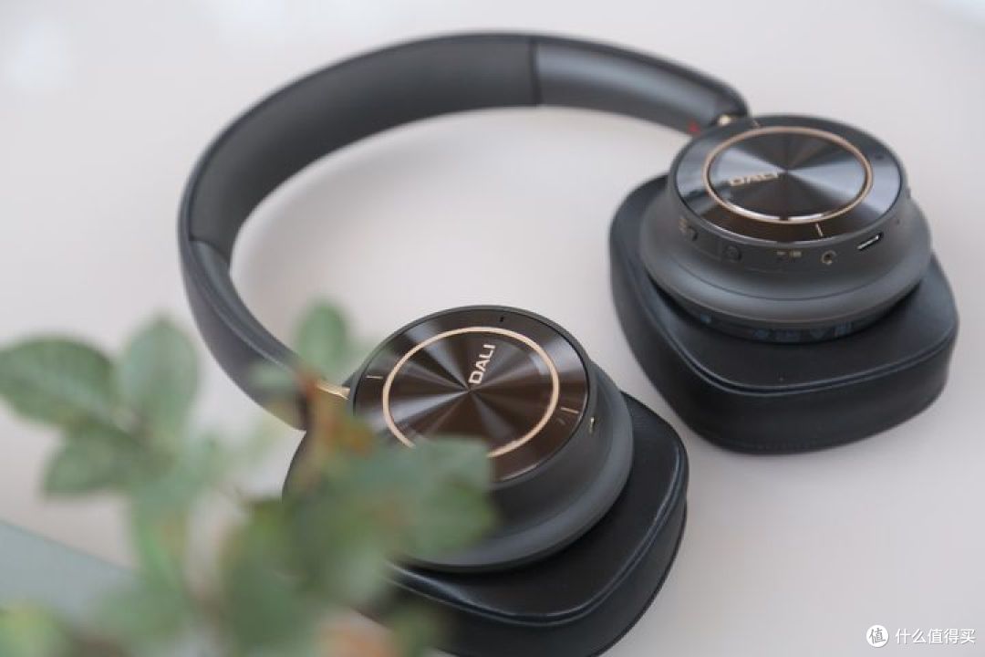智能与家篇一百四十一带着耳机上春山体验dali首款smc旗舰降噪耳机io1