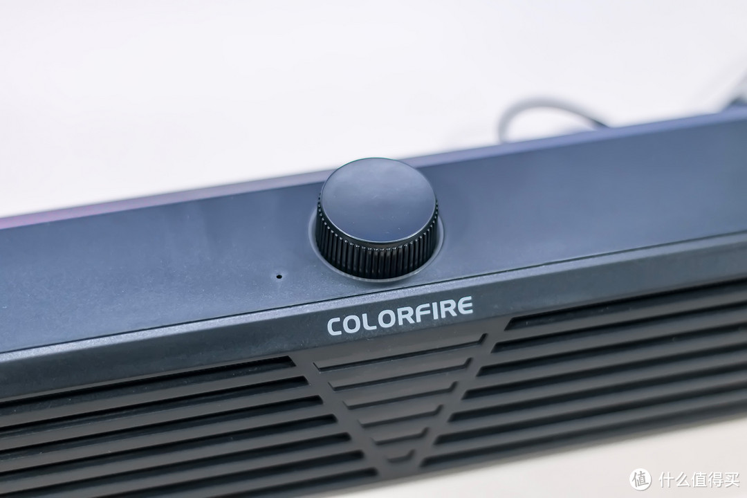 七彩虹CSP-5203蓝牙音箱评测：自带RGB氛围灯，细长造型易摆放