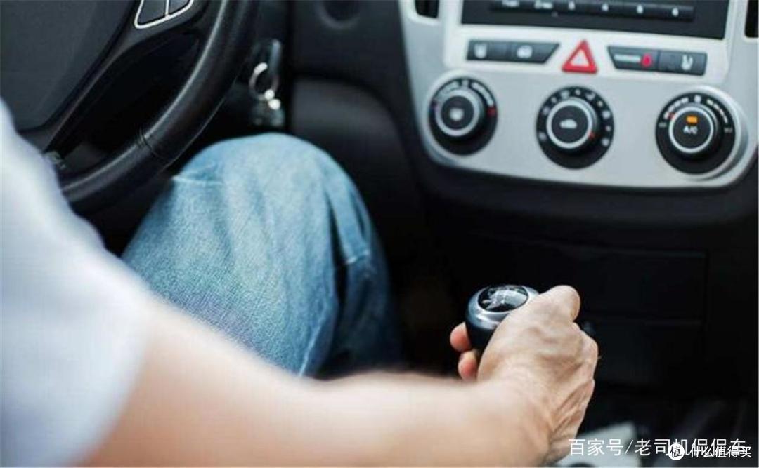 还在看时速换挡?说明你根本不会开车!手动挡应该这么开!