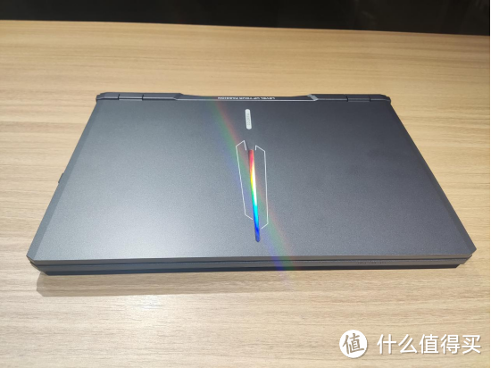 七彩虹隐星P15-24款游戏笔记本使用体验——那颗发着微光的隐星