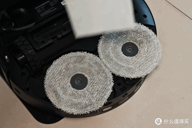 仿生双机械臂真的能做到扫拖无死角?12000Pa超强吸力真的有用?追觅X40 Pro扫地机器人评测给你答案!