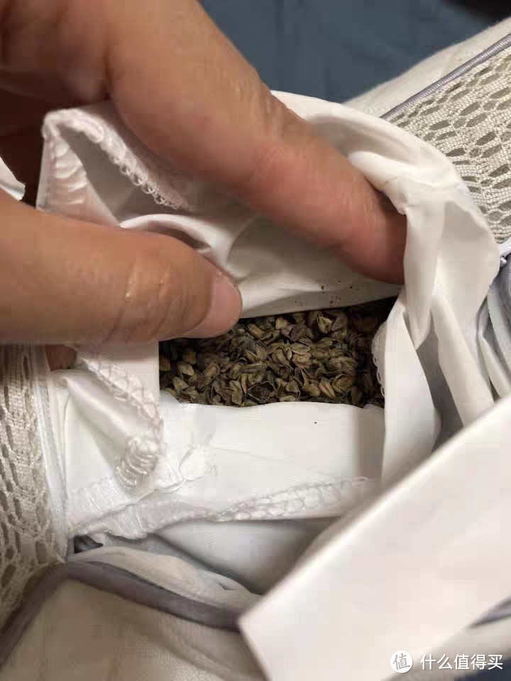 颈椎枕牵引新篇章：分区枕头助力深度睡眠与颈椎呵护