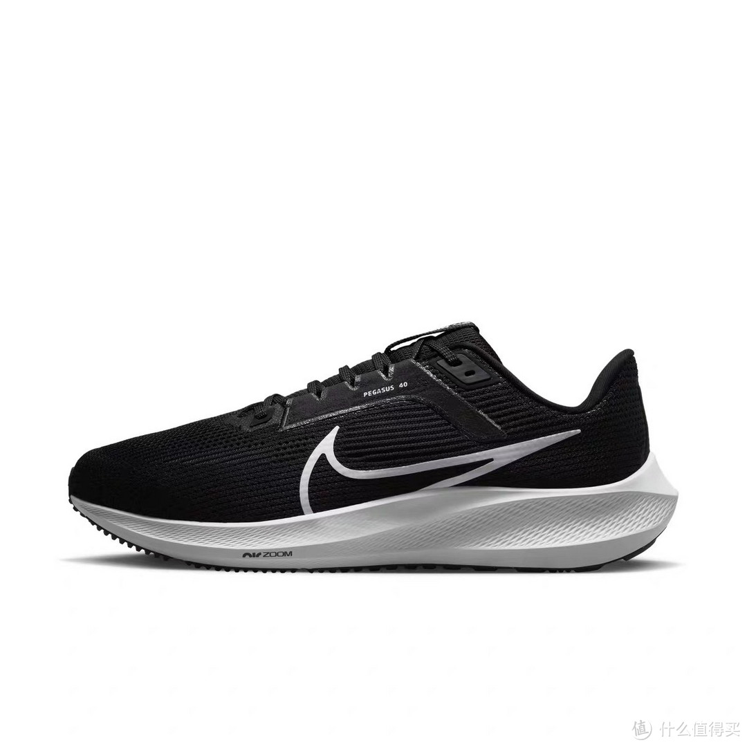 Nike Pegasus 40：公路跑步的信赖之选