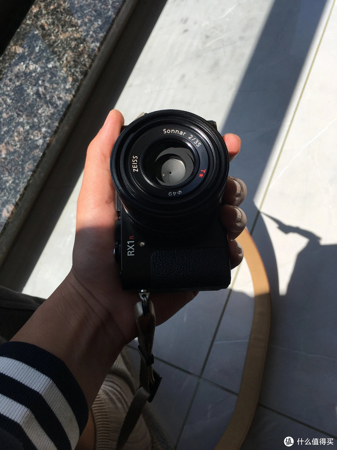 索尼RX1R2"相机深度评测：专业视角下的真实体验