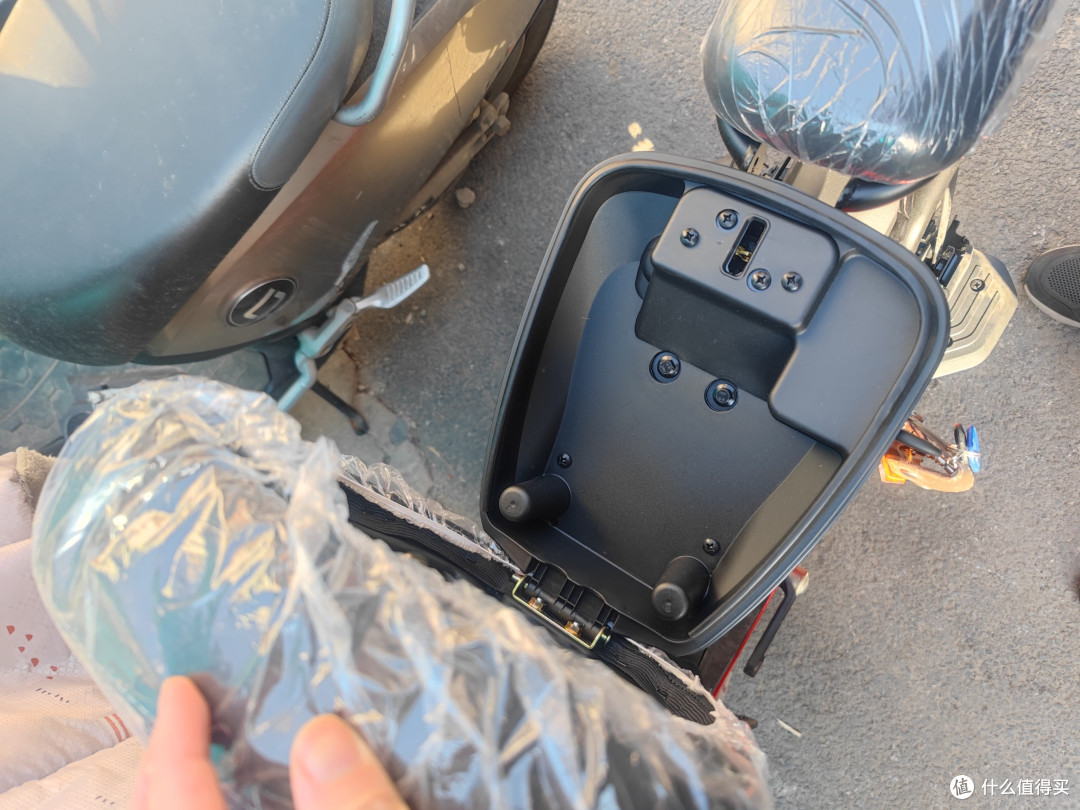 丐版的小牛也让我享受到了定位报警车机互联等科技