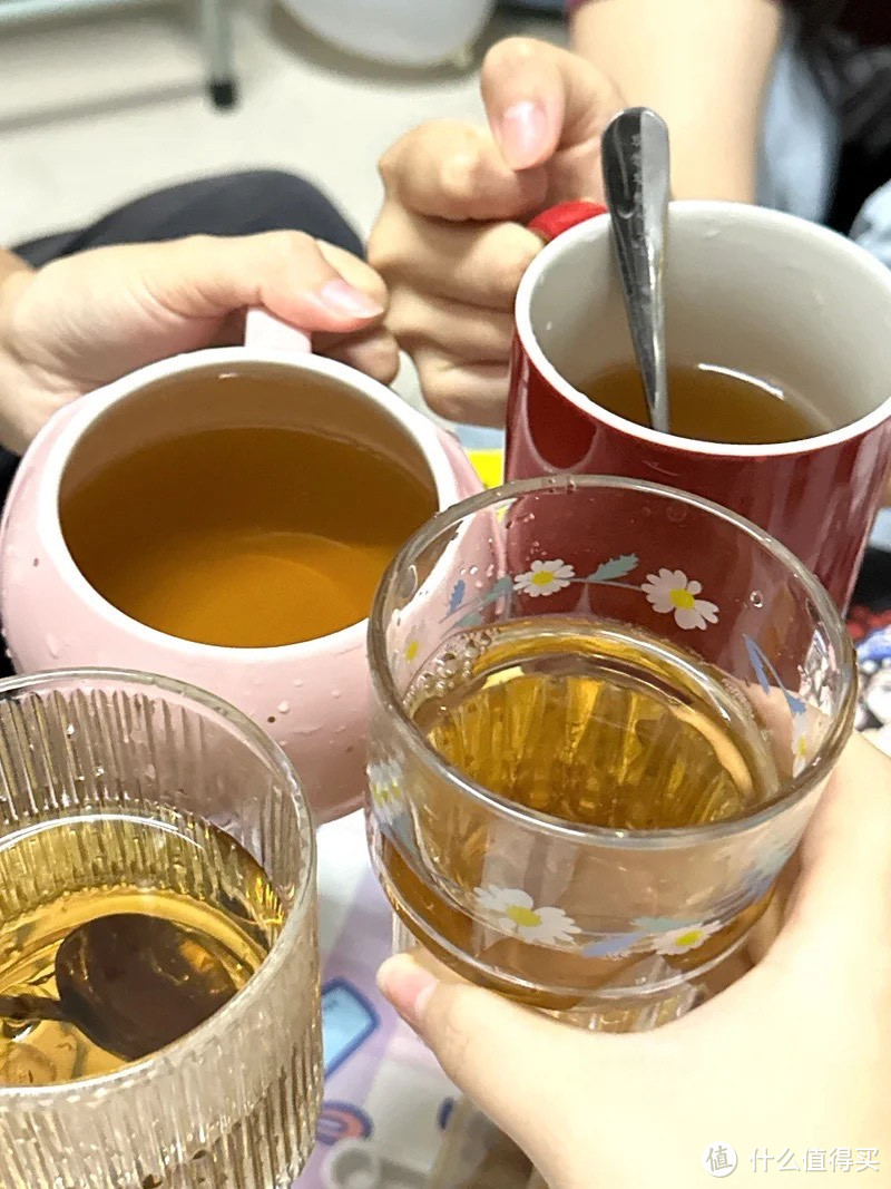 下班的钟声响起干杯