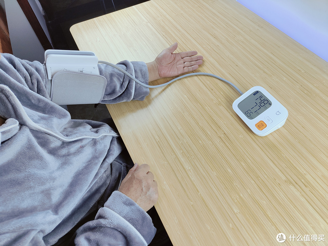 家用血压计怎么选？家有俩高血压的告诉你