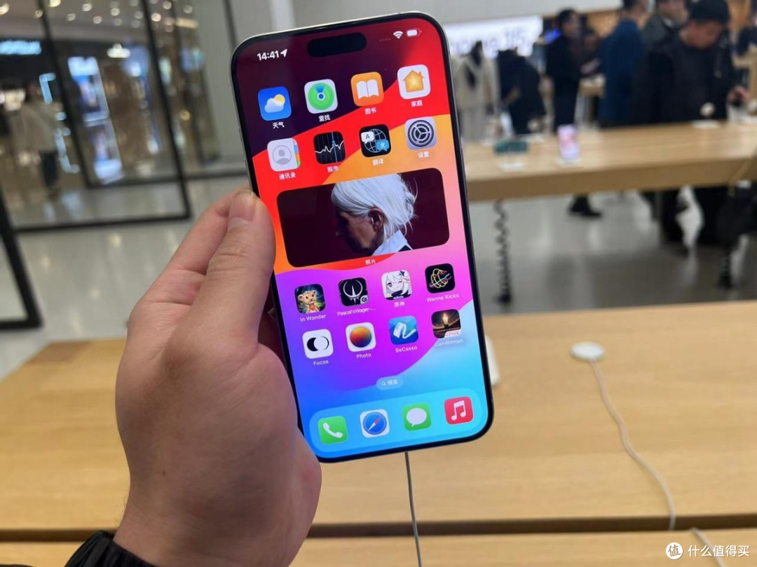 iphone15promax跌至谷底钛金属a17pro4422mah售价更感人了