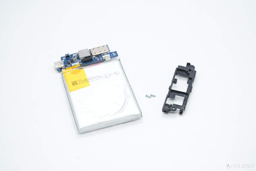 拆解报告:MI小米6000mAh 15W磁吸充电宝2 WPB0620MI