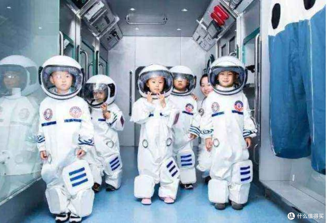 在太空中能做什么？聪明的家长会陪孩子一起《走进天宫》