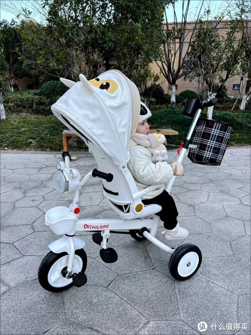婴儿车：为宝宝打造的移动乐园