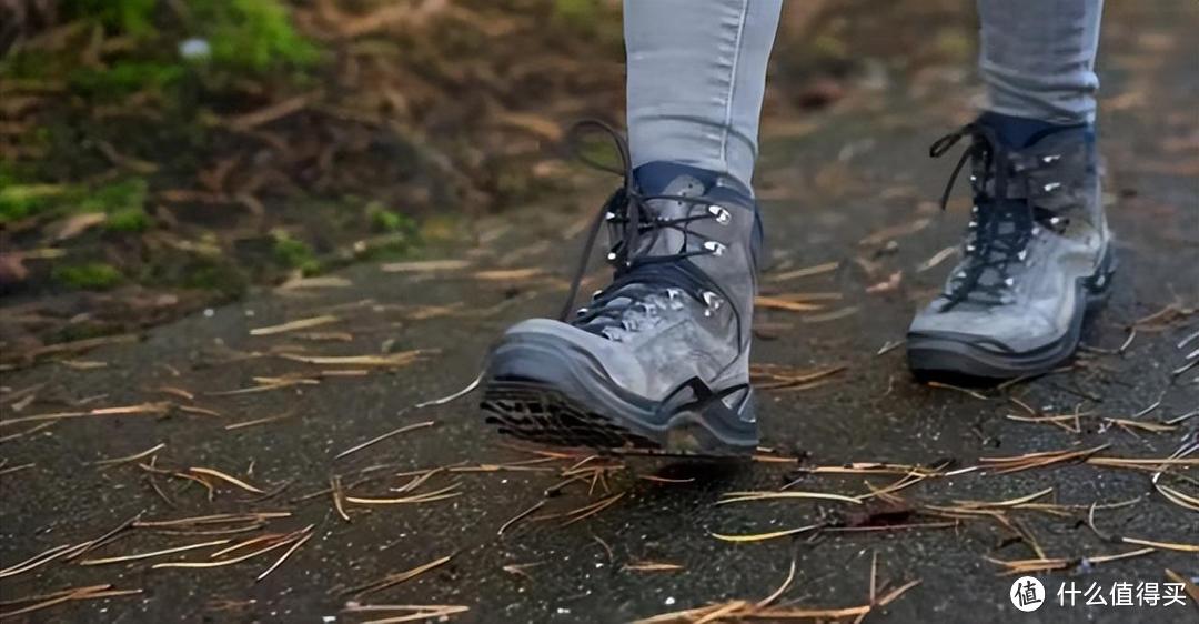 如何系登山鞋的鞋带