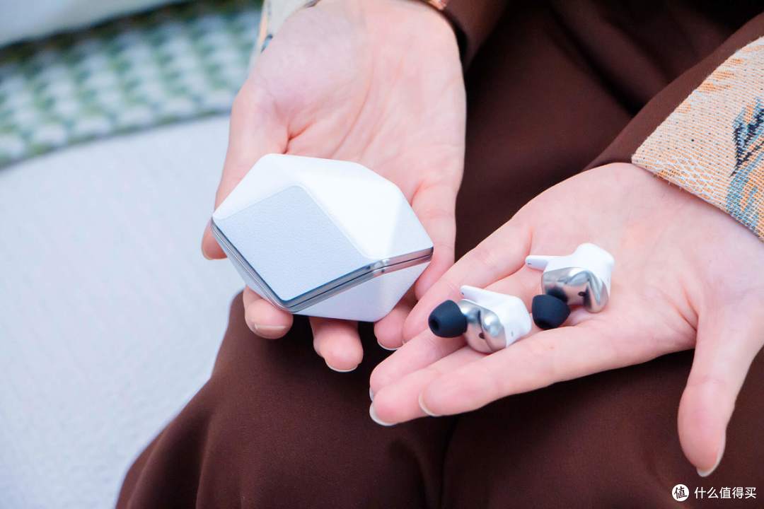 内置甲乙类平衡耳放，HIFIMAN无线天鹅Jr，音质吊打AirPods Pro
