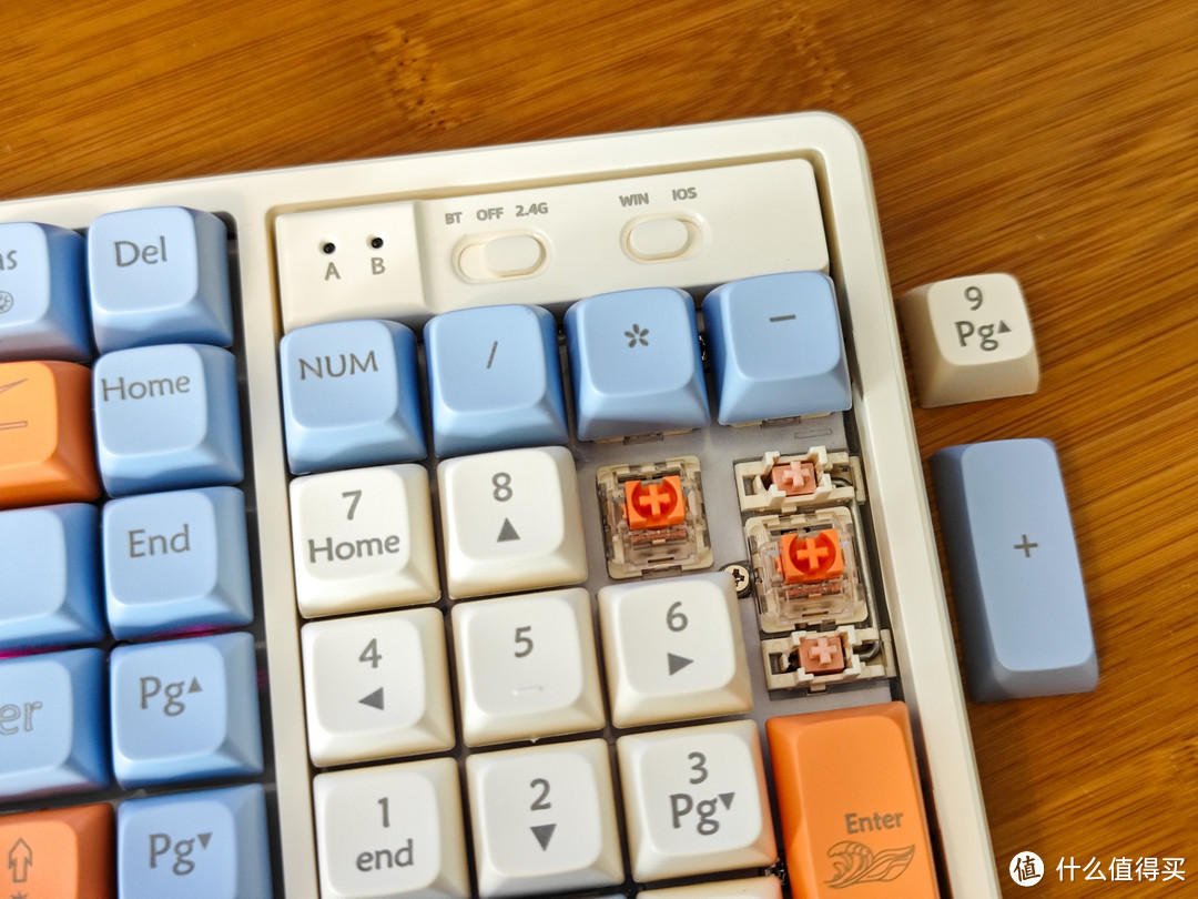 有颜又实用的狼途三模键盘，