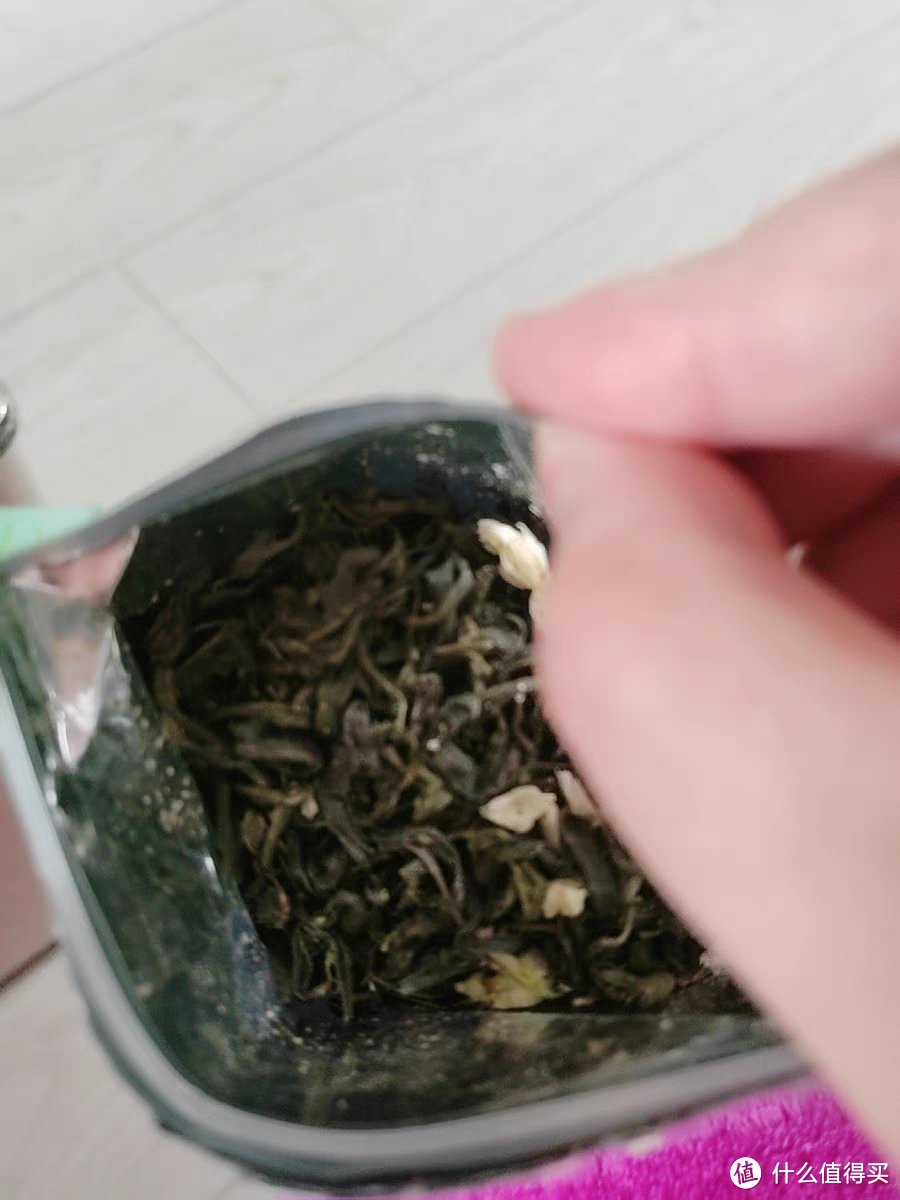 清香四溢的茉莉花茶，上班族不能少的口粮茶