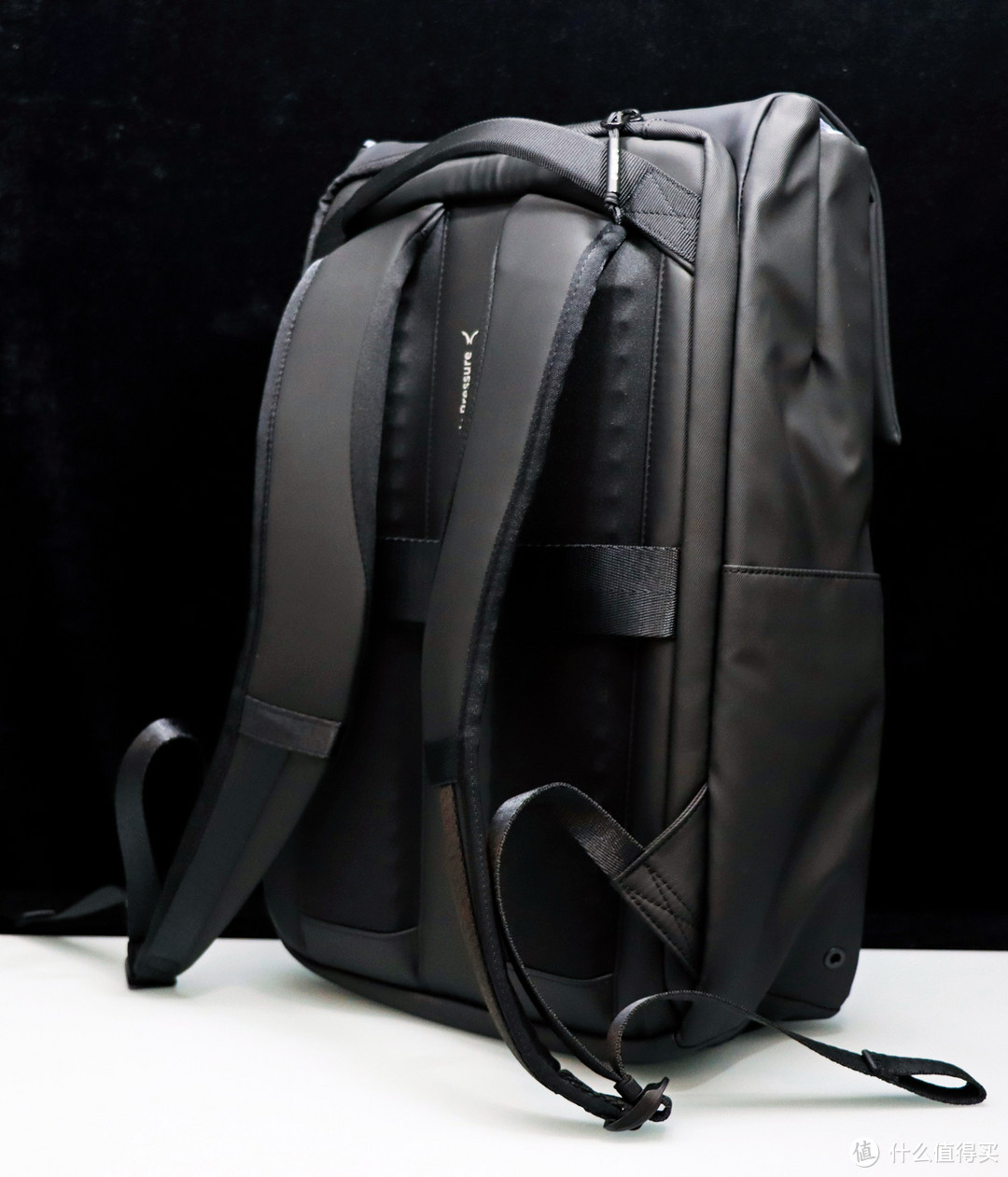 商务与休闲的神器——地平线 8 号 15.6 英寸MOMENT 系列旅行背包