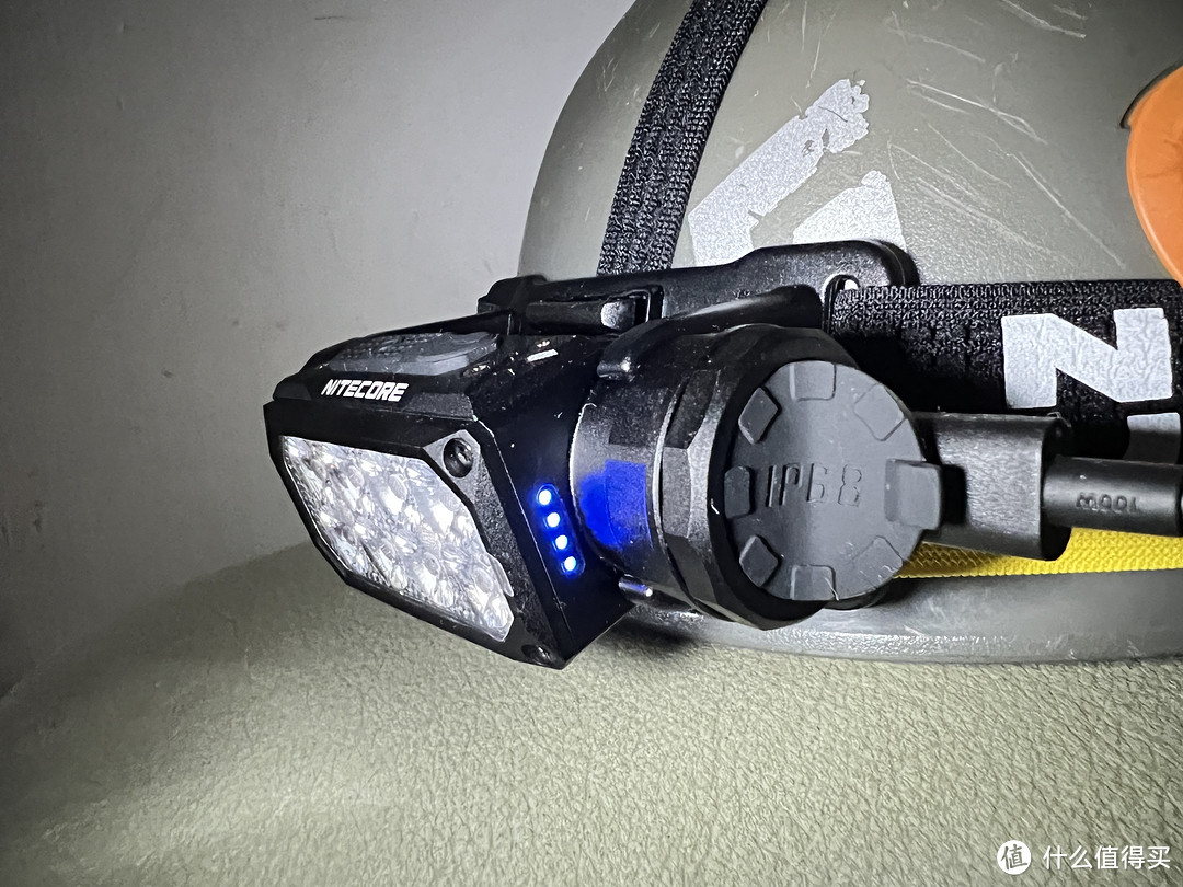 NITECORE HC65 UHE三光源金属高亮户外救援头灯体验测评