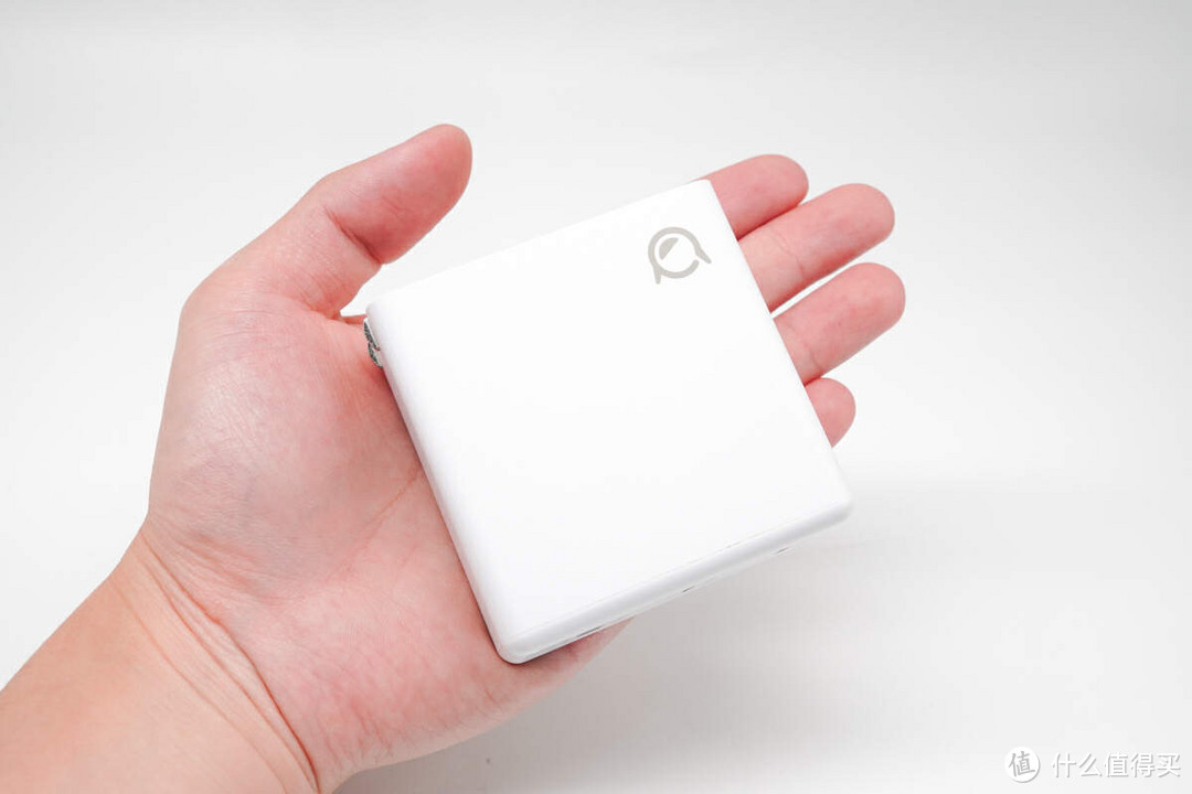 联想小新 105w 三口氮化镓适配器评测,三设备同充,至高 pd 100w 快充