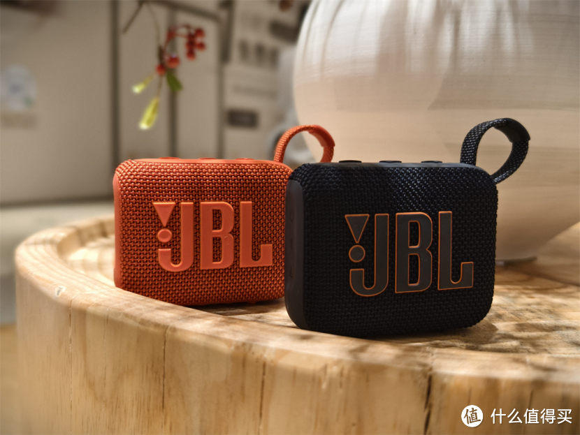 一听倾心，一拿便携！JBL Go4蓝牙音箱，感受小魔盒的音乐魅力