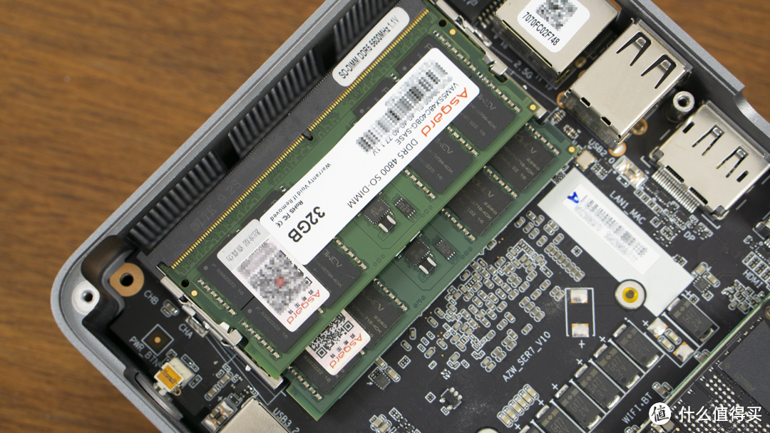 给NAS 用上了阿斯加特32GB DDR5 ，虚拟机和DOCKER齐飞！