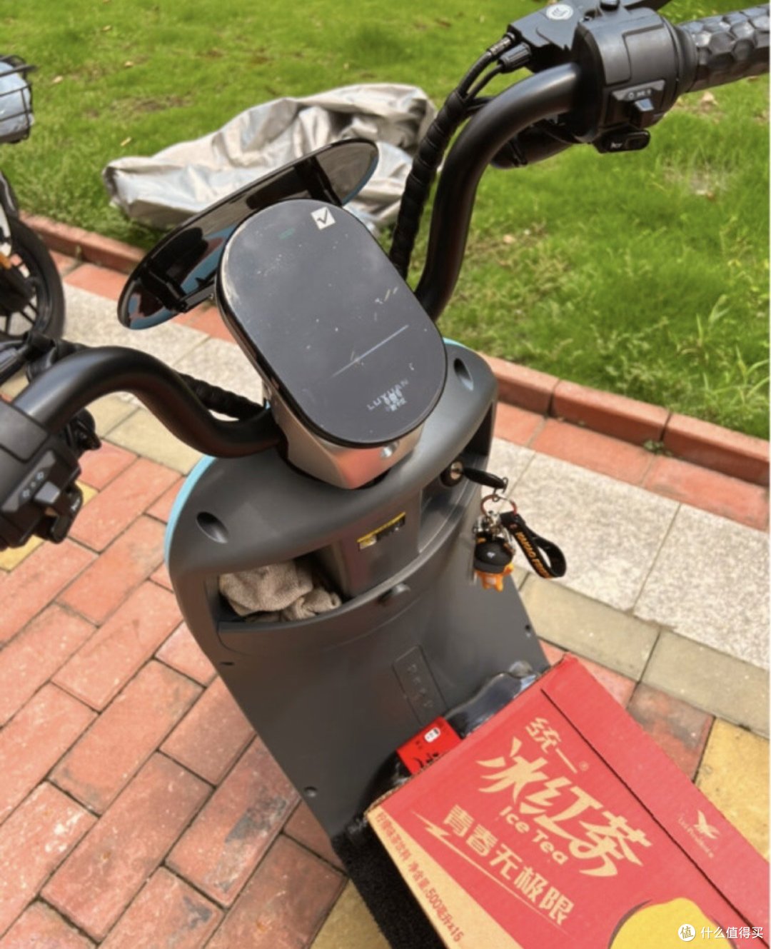 绿源48V16A长续航新国标电动自行车通勤电动车 NFC解锁液冷电机 LIVA6 幻彩蓝