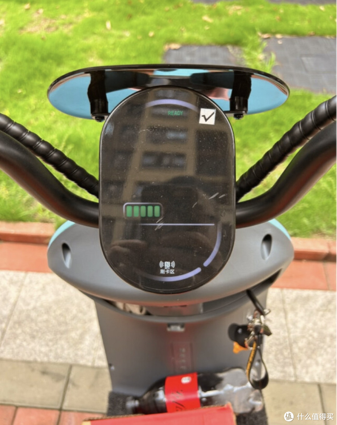 绿源48V16A长续航新国标电动自行车通勤电动车 NFC解锁液冷电机 LIVA6 幻彩蓝