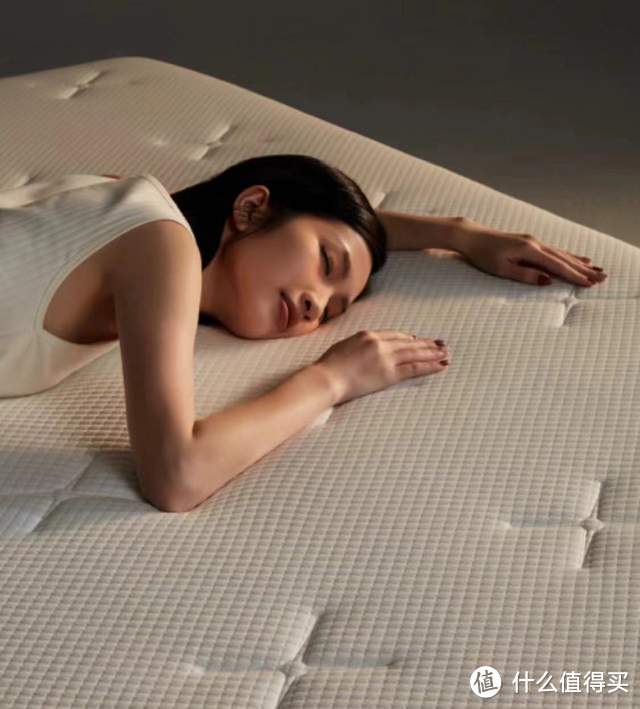 8H星之蓝X零压记忆绵蓄能垫：打造舒适睡眠新体验