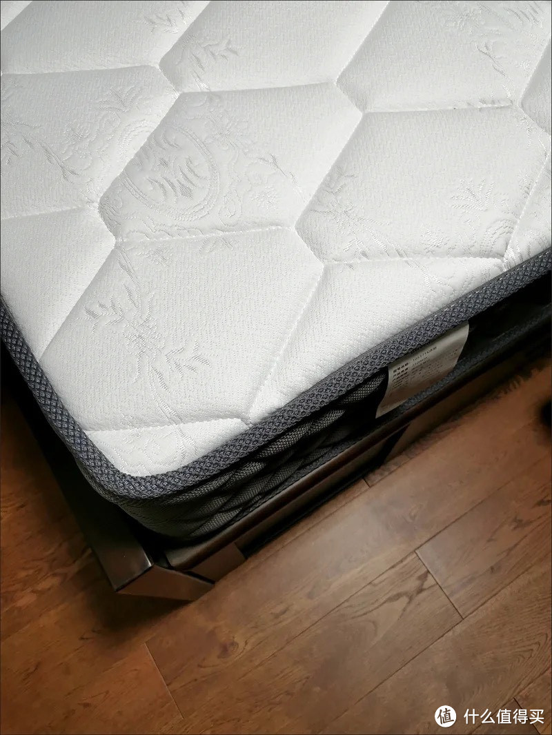 ￼￼全友家居 床垫抗菌面料软硬两用椰棕弹簧床垫 105171