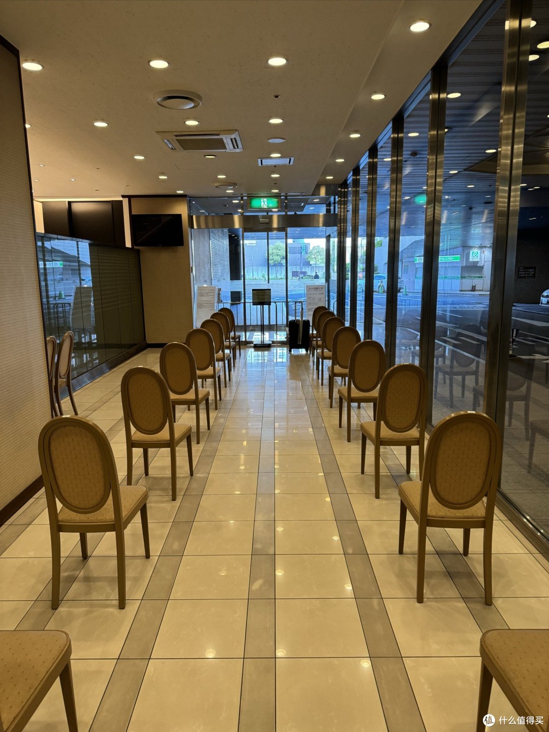 酒店摆渡车等候室