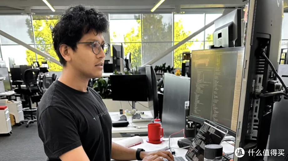 dhaval shroff 是一名来自印度的高材生,他本科毕业于孟买大学,后来到