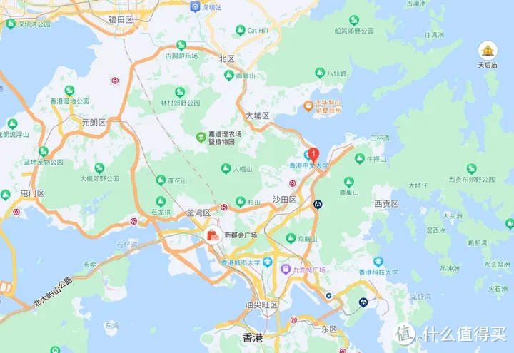 想不到吧？在香港，还能住到这么大房间的酒店！还是凯悦