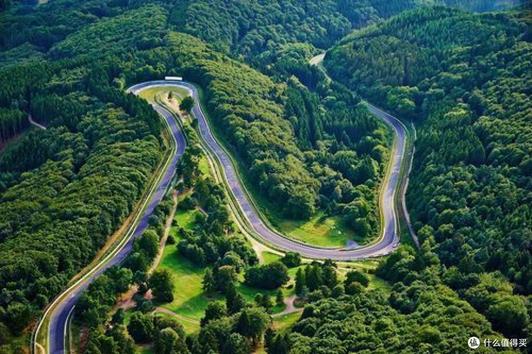 小米SU7惊现纽北赛道?
