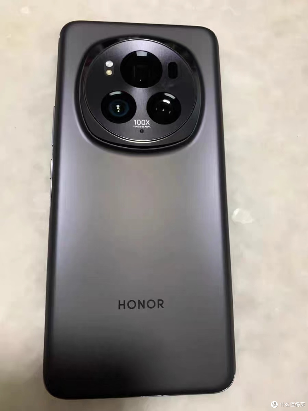 大降价!荣耀magic6 pro暴跌近千元,高端机皇现在值得入手吗?