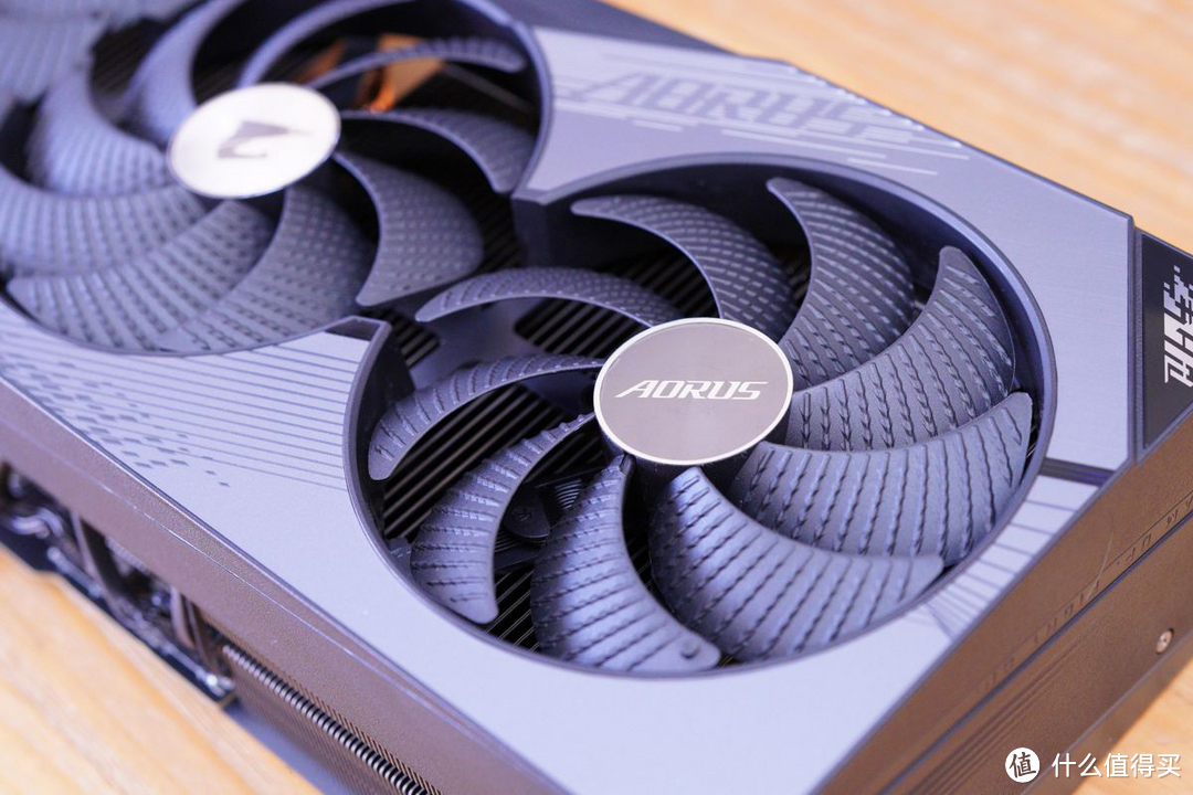 技嘉AORUS RTX 4080 SUPER超级雕显卡：实测AI绘画，有神器加持！