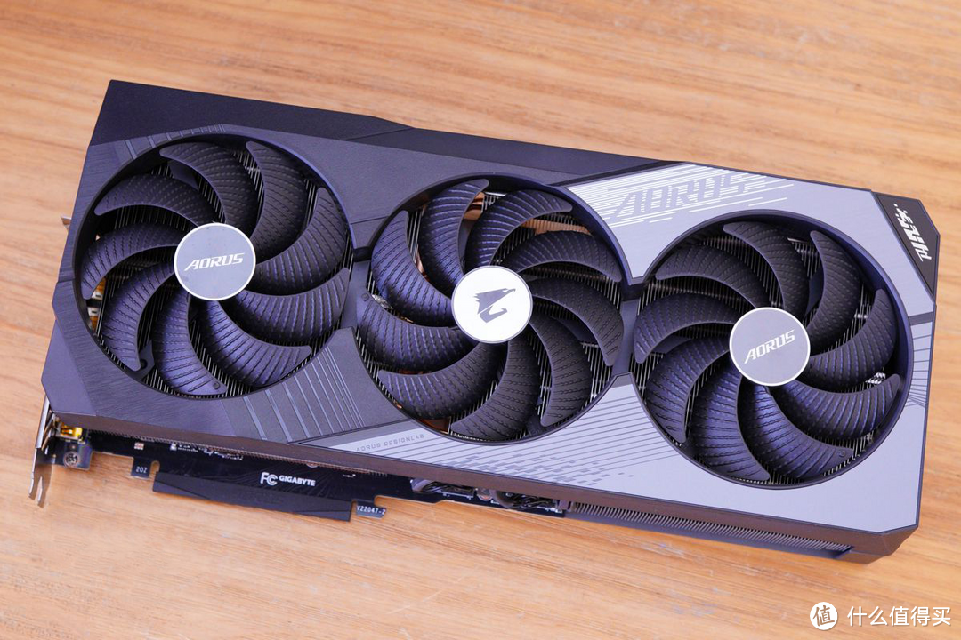 技嘉AORUS RTX 4080 SUPER超级雕显卡：实测AI绘画，有神器加持！