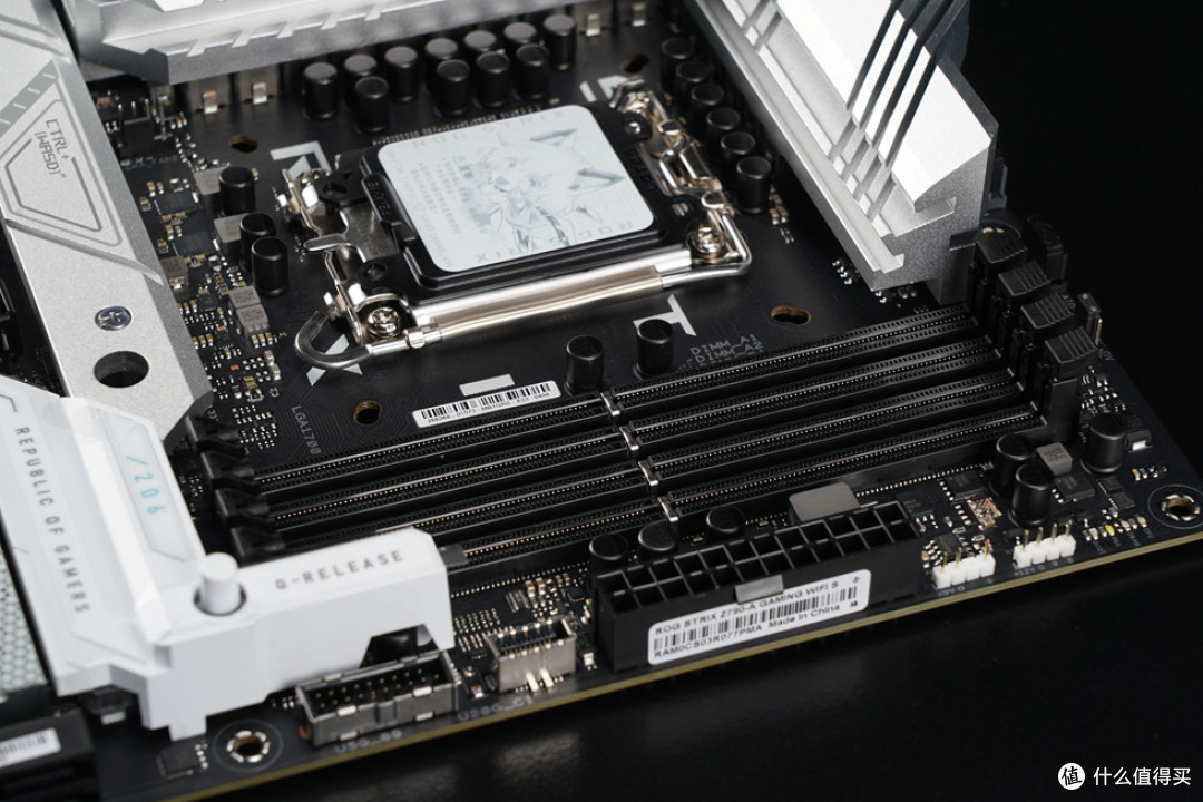 华硕TUF 4070TI+ROG Z790吹雪S+联力 VISION机箱搭建全视海景房主机