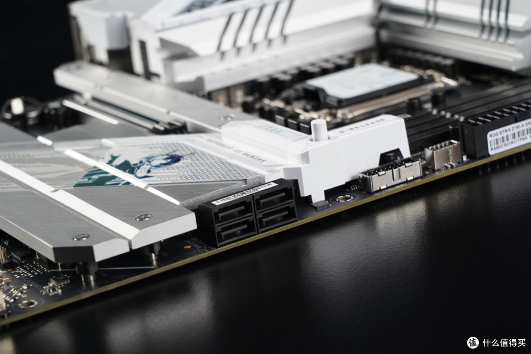 华硕TUF 4070TI+ROG Z790吹雪S+联力 VISION机箱搭建全视海景房主机