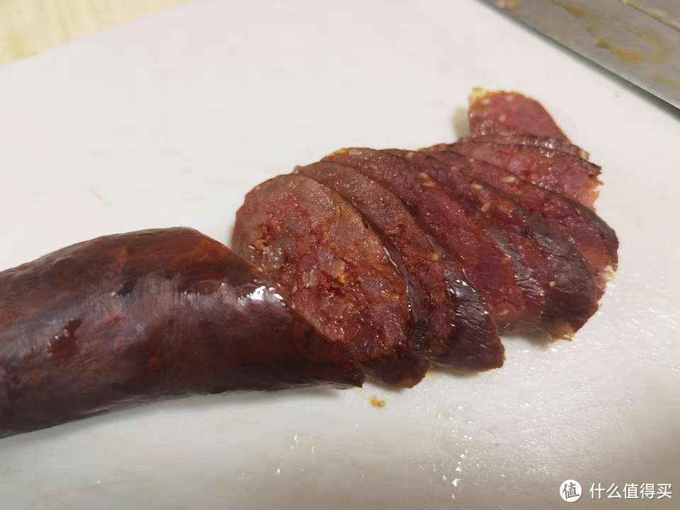 杨大爷芝麻麻辣香肠：四川特产，川味烟熏腊肠的魅力传承