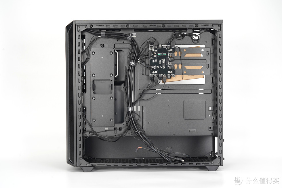 华硕 ProArt Z790主板+ProArt 4080显卡+德商德静界 800FX机箱打造酷黑静音主机