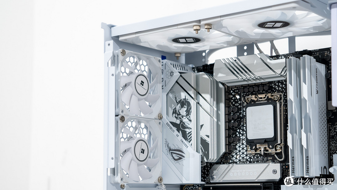 MATX 也紧凑：华硕小吹雪S+宏碁掠夺者+索泰 RTX4080 SUPER 月白装机展示