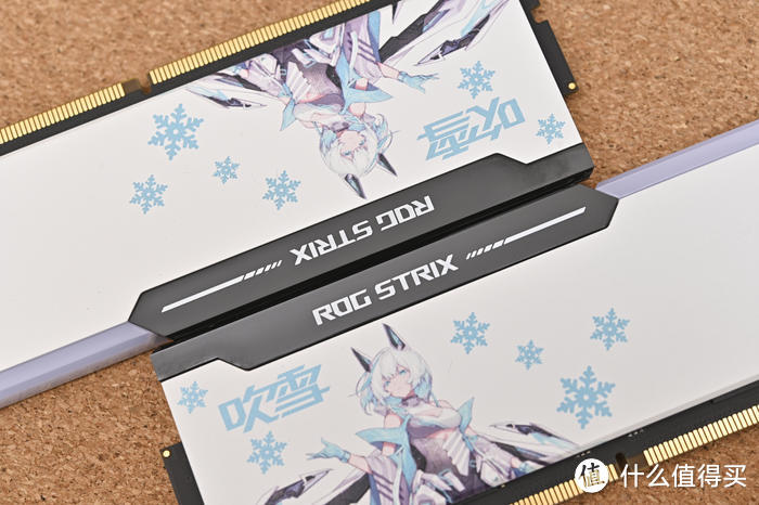 用联力 TL-LCD 风扇搭建数显海景房——ROG Z790 吹雪 S+联力 O11D EVO RGB 装机展示