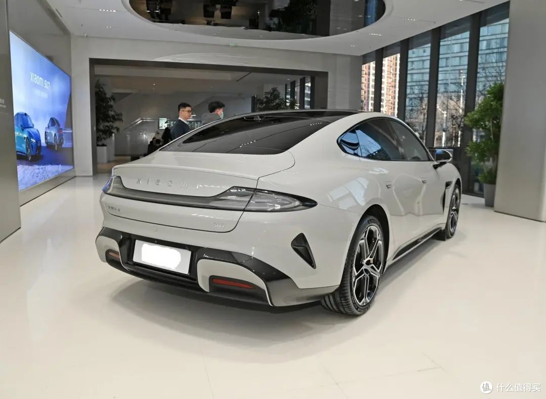 不可能低于20万!三个细节直指小米SU7定价,雷军疑发文暗示价格