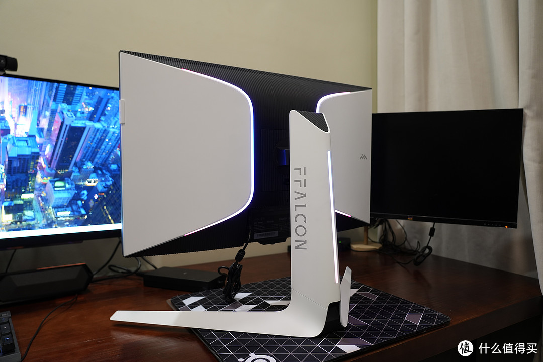 Fast-HVA+MiniLED搭配表现如何?雷鸟U8显示器测评