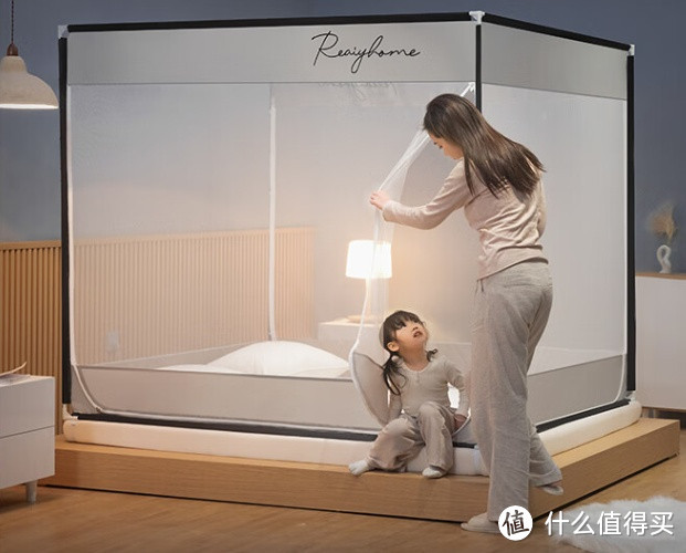 名创优品（MINISO）防摔三开门坐床蚊帐：守护宝宝安心睡眠的温馨选择