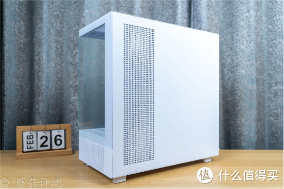 散热表现非常优秀，灯效酷炫略感梦幻，Thermaltake（Tt）钢影透S海景房机箱 评测