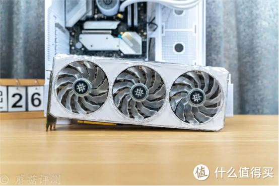 散热表现非常优秀，灯效酷炫略感梦幻，Thermaltake（Tt）钢影透S海景房机箱 评测